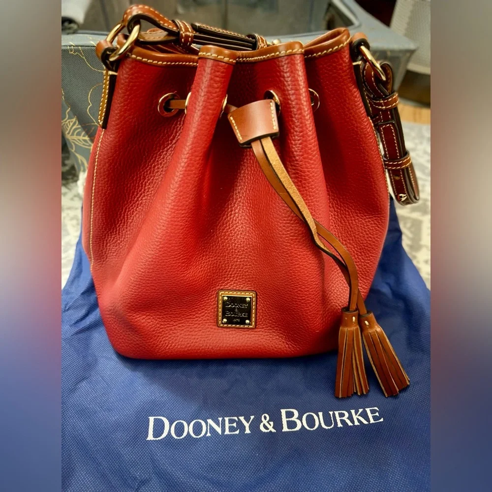 NWOT Dooney & Bourke Red Pebble Grain Leather Bucket Bag - Picture 2 of 15